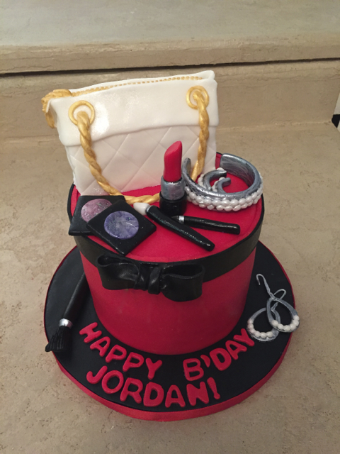 3-d carved Make up cake