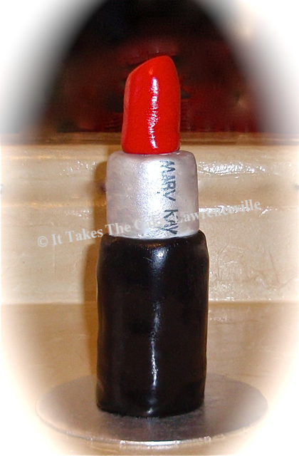 Carved cake Lip Stick