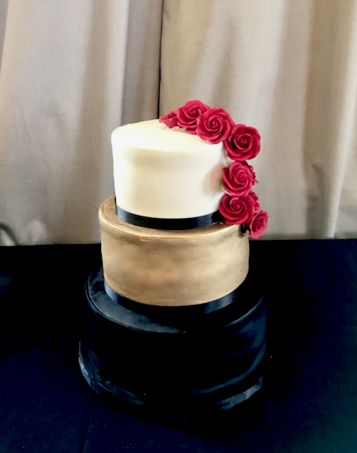 #blackgoldredcake