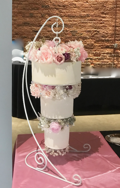 #chandeliercake #hangingcake