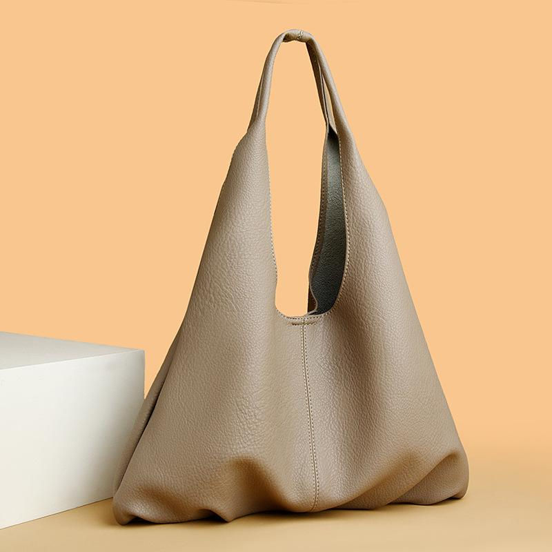 Thumbnail: Streamlined Shoulder Carryalls