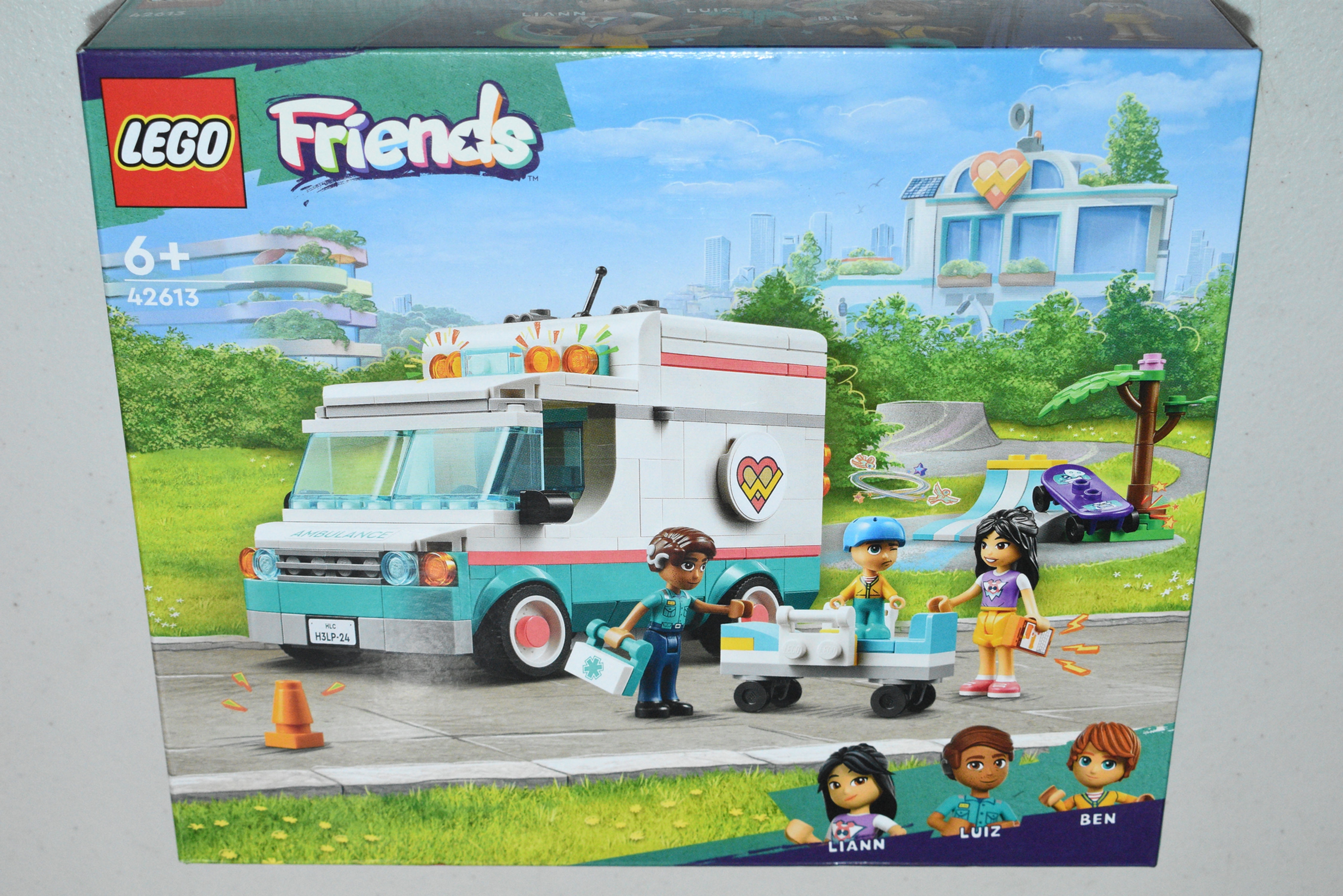 LEGO Friends 42613 Heartlake City Hospital