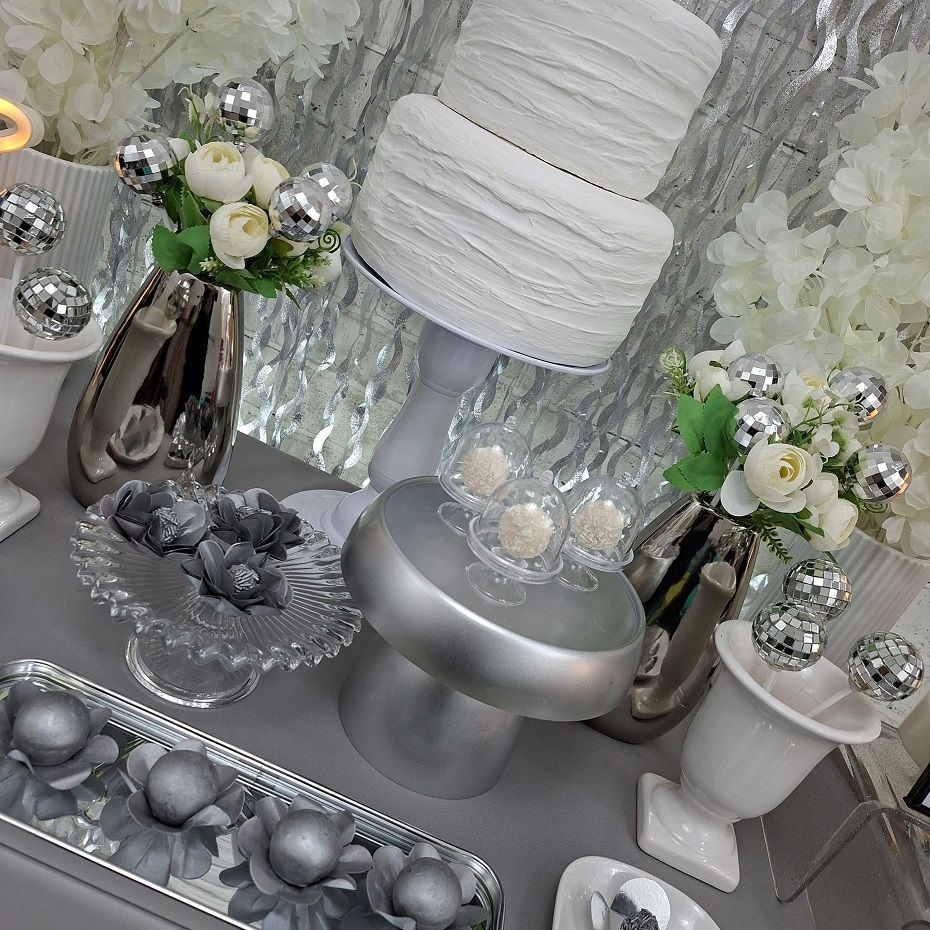 HAPPY BOX WHITE SILVER DET 8