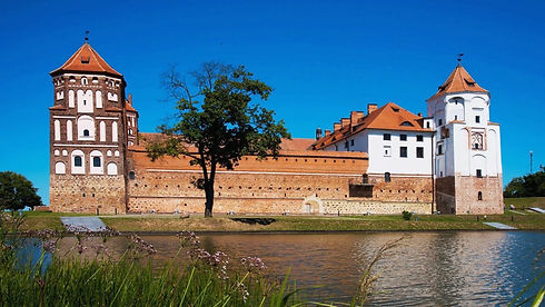 Schloss-in-Mir-Belarus-Weissrussland-1600x900-2-YES-e1629107740712.jpeg