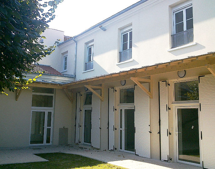 Melun_facade_rénovée_sur_patio_32.jpg