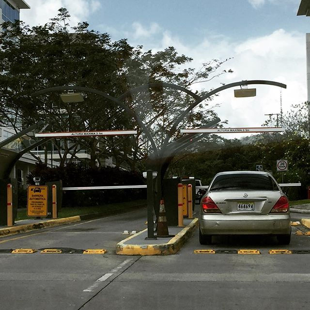 Reductores de velocidad 📲64033150 #panama #🇵🇦 #panamapacifico #reductores #señalizacion www.jjtpa