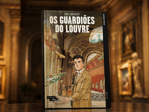 ivro Os Guardiões do Louvre, de Jirō Taniguchi, exposto em um ambiente inspirado no museu.
