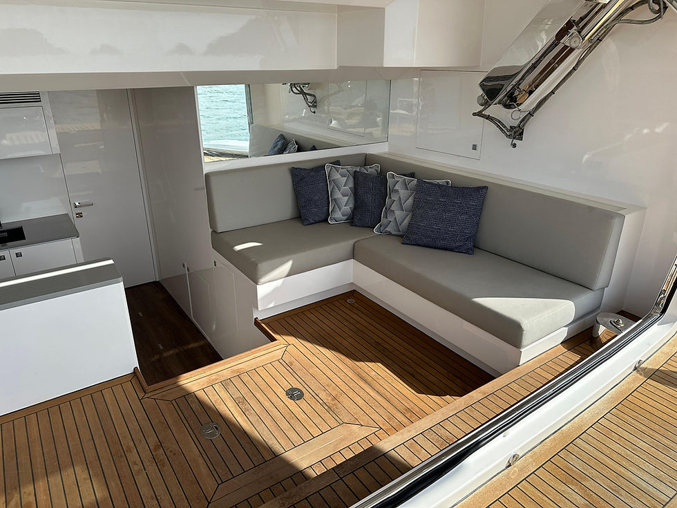 Thumbnail: O2H2O Horizon FD80 buy pre-owned yacht for sale Hong Kong