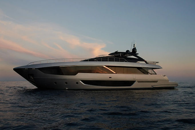 Riva Corsaro 102 profile_edited.jpg
