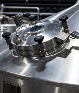 Conical brewery tank rolling machine