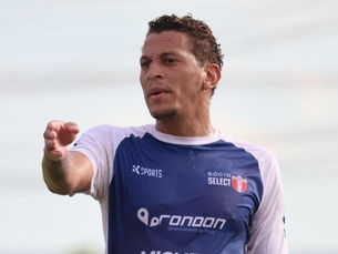 Academia contrata atacante do futebol paulista