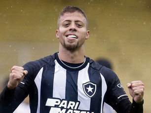 Cuiabá realiza oferta por meia Lucas Fernandes