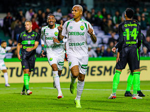 Cuiabá goleia o Coritiba no Couto Pereira e chega à 10ª colocação no Brasileirão