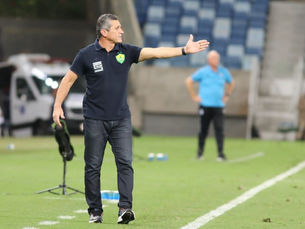 Com desfalque na zaga, Jorginho diz que o Cuiabá mira os três pontos contra o Grêmio