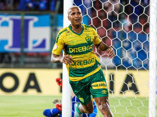 Deyverson marca e Cuiabá vence o Cruzeiro na reestreia de António Oliveira