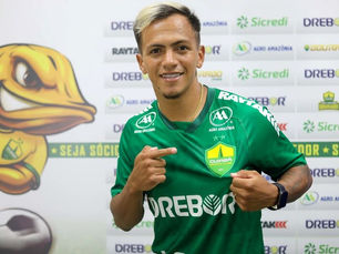 Venezuelano Cristhian Rivas é apresentado no Cuiabá e destaca a oportunidade de jogar fora de seu pa