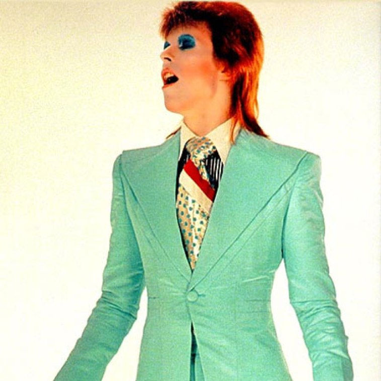 Дэвид Боуи в образе для «Life on Mars?»