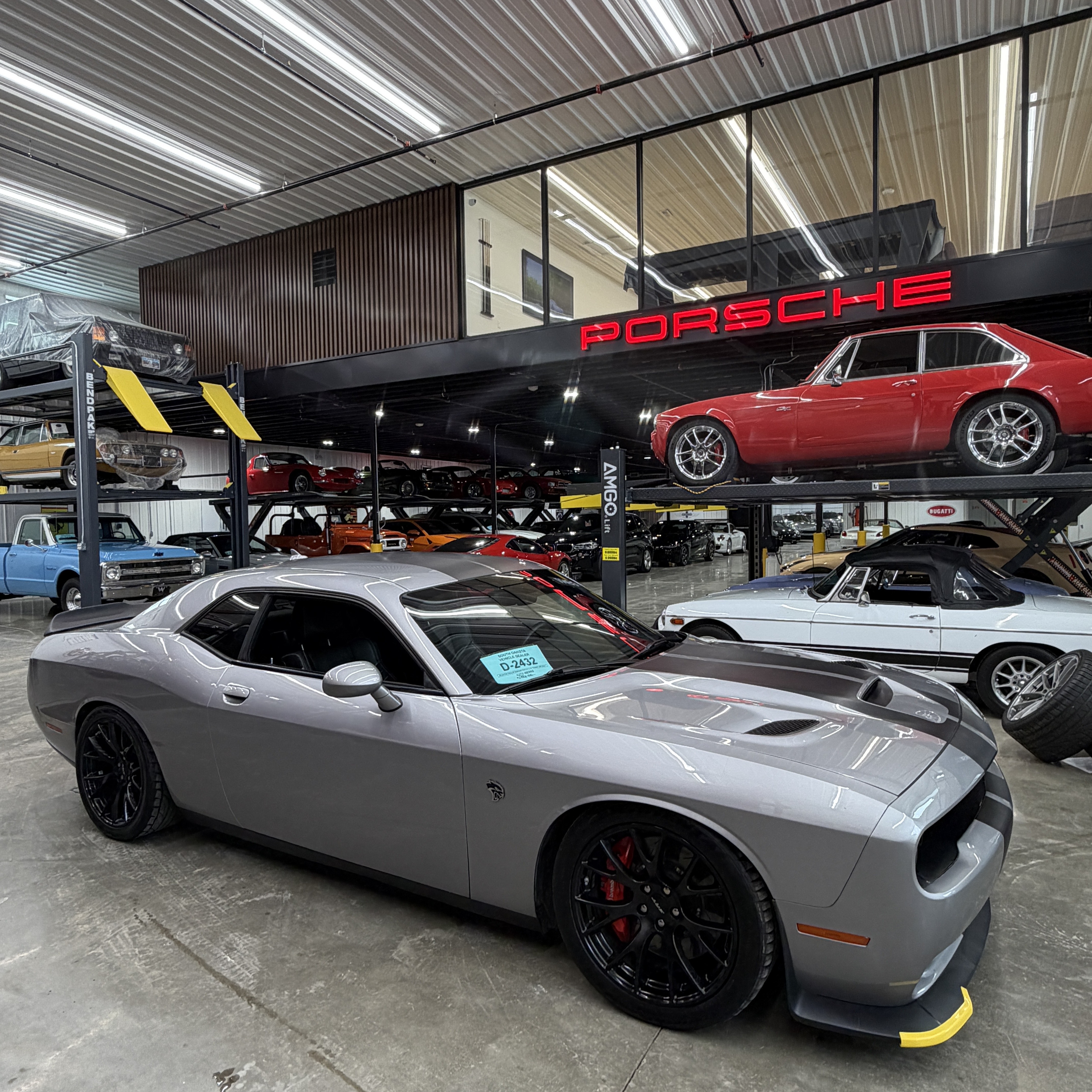2016 Dodge Challenger SRT