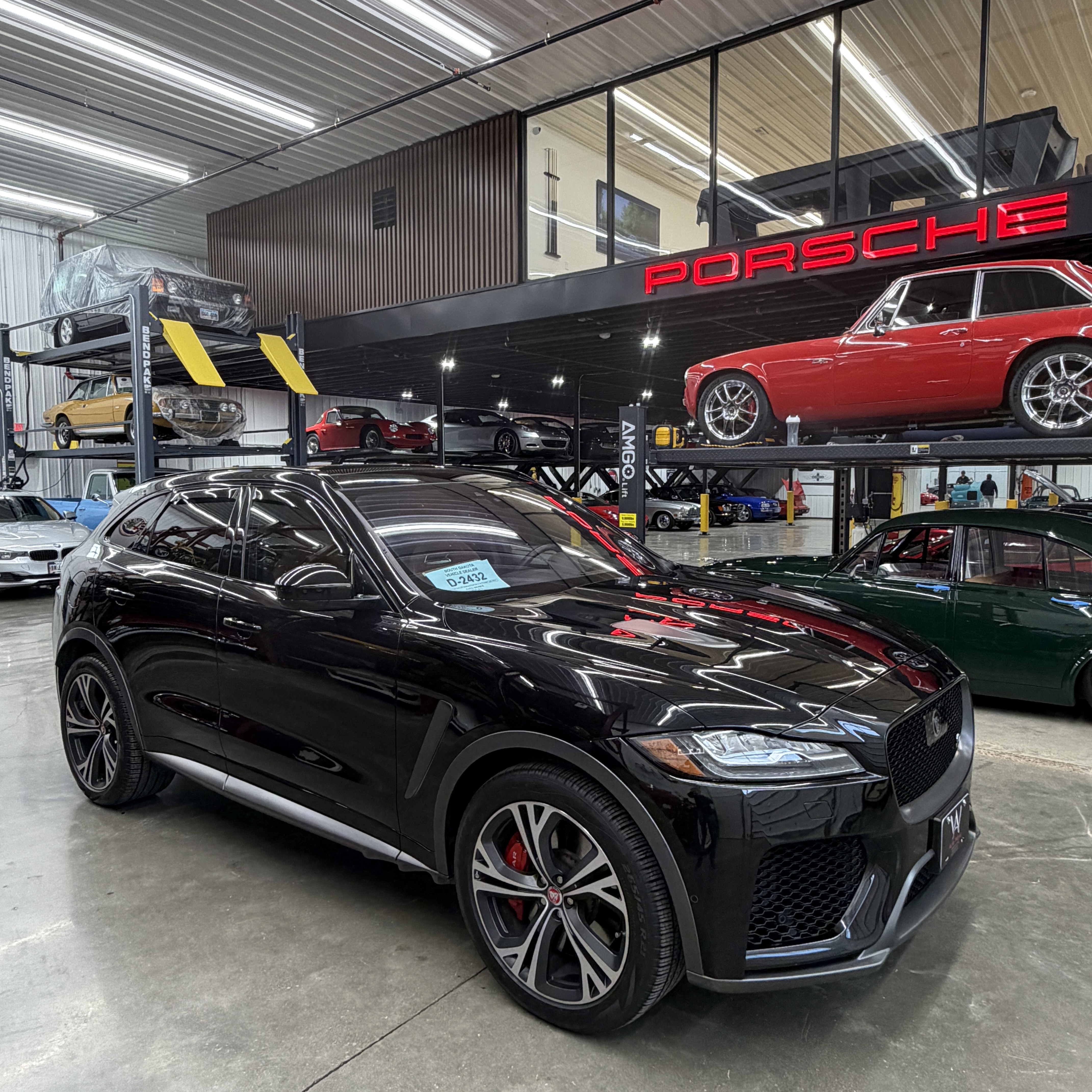 2019 Jaguar F-PACE SVR's photo