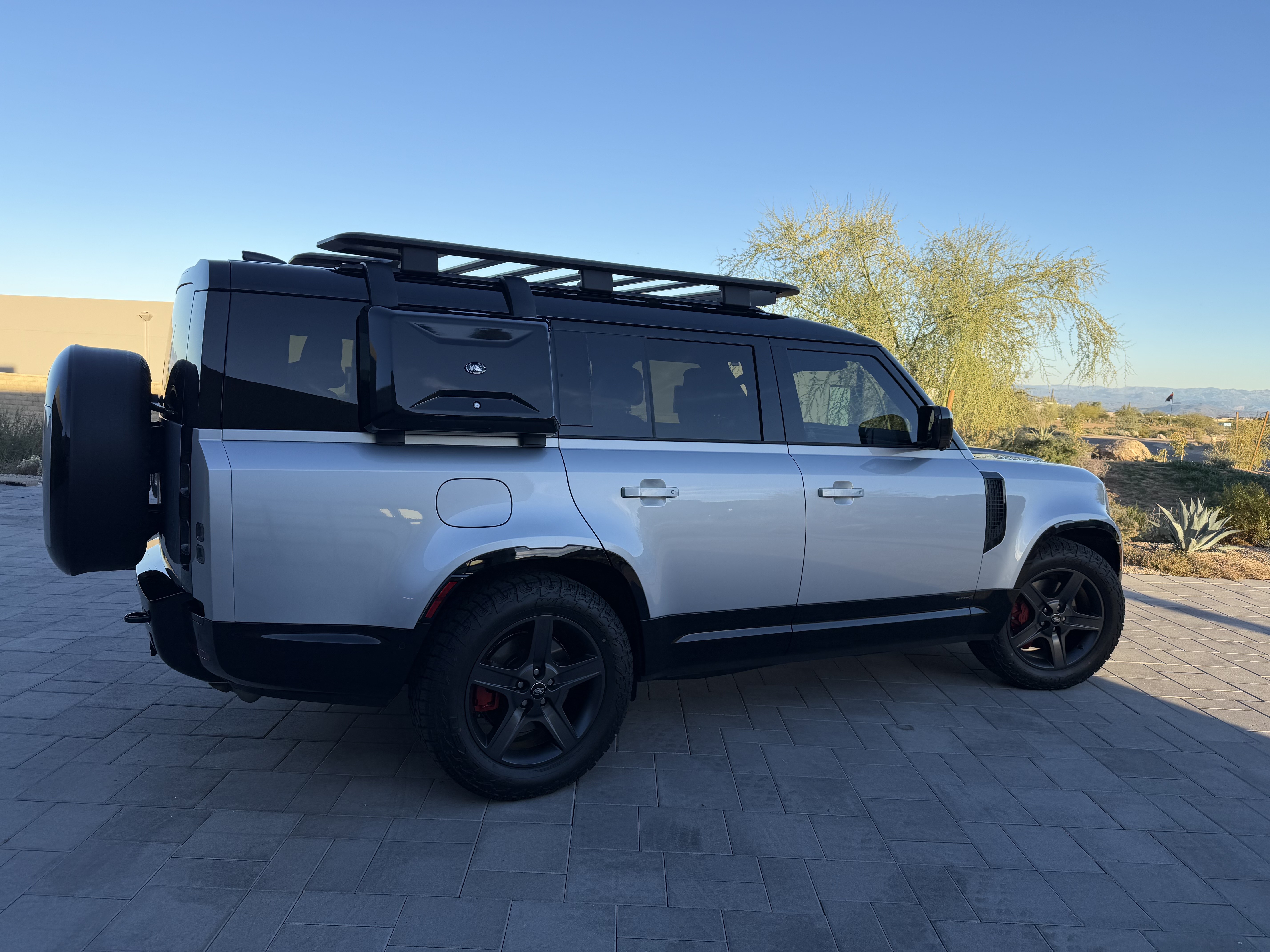 2024 Land Rover Defender X's photo