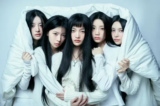 girl k-pop group ILLIT להקת קייפופ קוריאנית אילית아일릿