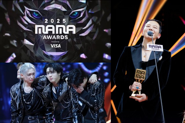 מאת: צוות Hallyu סיכום טקס פרסי MAMA 2025: ניצחונות גדולים בצל הטרגדיה בהונג קונג טקס פרסי MAMA Awards  (Mnet Asian Music Awards - פרסי המוזיקה האסייתית של Mnet) לשנת 2025 נערך בסוף השבוע (28–29 בנובמבר) בהונג קונג, כשהוא משלים יומיים של הופעות נוצצות וזכיות מרגשות באצטדיון קאי טאק (Kai Tak Stadium) החדש. השחקן והזמר פאק בו-גום הנחה את היום הראשון של הטקס, בעוד השחקנית קים היה-סו הנחתה את היום השני. התוכנית שודרה באמצעות Mnet, TVING, והשחקן והזמר פארק בו-גום הנחתה את היום הראשון של התוכנית, בעוד השחקנית קים היי-סו הנחתה את היום השני. הטקס, בהפקת רשת השידור Mnet , שודרה באמצעות  Mnet, TVING, ולראשונה גם בשידור חי ב-HBO Max. האירוע התקיים באווירה מאופקת ורצינית, תחת מסר של "תמיכה בהונג קונג" ("Support Hong Kong"), מתוך כבוד לקורבנות הטרגדיה המקומית. השטיח האדום בוטל, ומנחים ואמנים רבים לבשו שחור והביעו תנחומים על הבמה, כשהם מדגישים את כוחה המרפא של המוזיקה.  הטרגדיה שהטילה צל כבד על הטקס הטקס התקיים ימים ספורים לאחר שאסון קשה פקד את העיר: שריפת ענק פרצה ב-26 בנובמבר במתחם דירות רב-קומות בשם וואנג פוק קורט  (Wang Fuk Court) ברובע טאי פּוֹ (Tai Po) בהונג קונג. האש התפשטה לשבעה מתוך שמונת הבניינים במתחם. השריפה גבתה מחיר כבד והפכה לאחד האסונות הקטלניים ביותר בעיר מזה עשורים. נכון למועד הטקס, דווח על לפחות 128 הרוגים  ו-79 פצועים, כולל כבאי אחד שנהרג ו-12 כבאים שנפצעו. מאות דיירים פונו למקלטים זמניים. כמחווה של אבל והזדהות, הקהל והמשתתפים קיימו דקת דומייה במהלך טקס חלוקת הפרסים. זוכי הפרסים הגדולים בטקס פרסי MAMA 2025 - ג'י-דרגון וסטריי קידס 🎤 נאום הזכייה המרגש של ג'י-דרגון הזוכה בפרס אמן השנה  ("Artist of the Year") הוא ג'י-דרגון  (G-Dragon / 지드래곤), סולן להקת ביג בנג  (BIGBANG / 빅뱅). הוא קיבל את הפרס מהשחקן האגדי יליד הונג קונג, צ'או יון-פאט (Chow Yun-fat / 주윤발), וריגש את הקהל בנאום תודה אישי ומרגש. ג'י-דרגון סולן להקת ביג בנג זוכה הפרס הגדול MAMA 2025 ג'י-דרגון אמר בזכייתו: "תודה. בשנה שעברה חזרתי לבמה באמצעות טקס ה-MAMA, אבל הפעילויות השנה מרגישות שונות מכל שנה אחרת. זהו יום של שמחה וגם של צער. זה כבוד גדול לקבל את הפרס מהאליל הנצחי שלי, צ'או יון-פאט, ביום השנה ה-30 של MAMA. אני כל כך אסיר תודה ל-VIPs [שם הפאנדום של ביג באנג] ולכל המעריצים. אני אוהב את כולכם. בשנה הבאה נציין את יום השנה ה-20 של ביג בנג, ואני אחזור לבלות ולחגוג עם חבריי כדי שלא אהיה בודד. נתראה בשנה הבאה." ג'י-דרגון גם זכה בפרס האמן הגברי הטוב ביותר ובפרס הופעת הריקוד הטובה ביותר - סולו גברי על שירו "Too Bad" (עם אנדרסון .פאק, הזמר-יוצר האמריקני ממוצא  קוריאני למחצה). 💿 סטריי קידס זוכים באלבום השנה עם "KARMA" להקת סטריי קידס  (Stray Kids) קטפה את אחד הפרסים המרכזיים ביותר בטקס MAMA 2025 - אלבום השנה  - עבור אלבומם KARMA . האלבום, שהיה אלבום האולפן הרביעי של הקבוצה, הביא להם את פרס ה"דסאנג" הראשון שלהם בטקס MAMA. חברי הלהקה עלו לבמה נרגשים בדמעות כדי לקבל את הפרס, והודו למעריצים שלהם  - STAY , על התמיכה לאורך הדרך. זכייה זו מהווה הכרה משמעותית בהצלחה הגלובלית העצומה שהשיגה הלהקה השנה. מופעי השיא בטקס: כבוד, אבל ו-K-Pop Demon Hunters הטקס משך תשומת לב עולמית בזכות סגנונו המאופק וההפקה המרשימה. בין הקטעים הבולטים נרשמה שחזור חי של סצנות מסרט האנימציה המצליח של נטפליקס, "ציידי השדים של קיי-פופ"  ( KPop Demon Hunters ). ההופעה נפתחה בהקדמה קולית מוקלטת של השחקן אהן היו-סופ  (Ahn Hyo-seop), המדבב את הדמות הראשית ג'ין-וו  בסרט. אהן (שהוא גם שחקן הדרמה הקוריאנית האהובה "הצעה עסקית") מסר מסר של תקווה כשאמר: "זוכרים את הקול הזה? החזרתם לי את נשמתי... מי ייתן והמוזיקה תנחה אותנו לעבר מחר טוב יותר." מיד לאחר מכן עלו לבמה חברות להקת Babymonster  – פאריטה, אהיון ורורה – כדמויות הקבוצה הבדיונית Huntr/x  וביצעו את השירים "What It Sounds Like" ו-"Golden". לעומת זאת, הופעה מתוכננת של קבוצת האלילים הבדיונית השנייה מהסרט, Saja Boys , בוטלה ברגע האחרון עקב חשש שקונספט "מלאך המוות" שלה אינו הולם בעקבות האסון הקטלני בהונג קונג. סרטון הופעתו המוקלטת בטקס ה-MAMA2025 של אהן היו-סופ - 
 השחקן שעשה את דיבוב הדמות הראשית בסרט נטפליקס "ציידי השדים של קיי-פופ" 🏆 רשימת הזוכים המלאה - MAMA 2025 (פרסים מרכזיים, ז'אנר ומיוחדים) 👑 הזוכים בפרסי ה"דֵּסַאנג" (Daesang) - הפרסים הראשיים אמן השנה (Artist of the Year):  ג'י-דרגון (G-Dragon) אלבום השנה (Album of the Year):  סטריי קידס (Stray Kids) – עבור האלבום KARMA שיר השנה (Song of the Year):  רוֹזֶה עם ברונו מארס (ROSÉ & Bruno Mars) – עבור השיר APT. בחירת הקהל של השנה (Fans' Choice of the Year):  אֶנְהָיְפֶן (ENHYPEN) פרסי אמנים להקת הבנים הטובה ביותר:  סבנטין SEVENTEEN (세븐틴) להקת הבנות הטובה ביותר:  אספה aespa (에스파) האמן הטוב ביותר:  ג'י-דרגון  G-Dragon (지드래곤) האמנית הטובה ביותר:  ROSÉ (BLACKPINK) (로제) האמן חדש הטוב ביותר:  CORTIS (코르티스) האמנית חדשה הטובה ביותר:  Hearts2Hearts (하츠투하츠) פרסי ווקאל, ראפ ולהקות הופעה ווקאלית הטובה ביותר – סולו:  Doyoung דוֹיוּנג - עבור "Memory" הופעה ווקאלית הטובה ביותר – להקה:  Davichi -דאביצ'י- - עבור "Stitching" הופעת ראפ והיפ-הופ הטובה ביותר: ביג נוטי עם אי צ'אן-היוק  Big Naughty – "Music" (feat. Lee Chan-hyuk) הופעת הלהקה הטובה ביותר:  Day6 דייסיקס – עבור "Maybe Tomorrow" ה-OST הטוב ביותר:  Huntr/x האנטר/אקס – עבור "גולדן" "Golden" (מתוך KPop Demon Hunters ) פרסי ביצוע הופעת הריקוד הטובה ביותר - להקת בנים:  סבנטין SEVENTEEN (עבור "THUNDER") הופעת הריקוד הטובה ביותר - להקת בנות:  אספה aespa (עבור "Whiplash") הופעת הריקוד הטובה ביותר - סולו גברי:  ג'י-דרגון G-Dragon (עבור "Too Bad") הופעת הריקוד הטובה ביותר - סולו נשי:   ג'ני JENNIE (BLACKPINK) (עבור "like JENNIE") הכוריאוגרפיה הטובה ביותר:  להקת אספה aespa (עבור "Whiplash") שיתוף הפעולה הטוב ביותר: רוזה וברונו מארס  ROSÉ & Bruno Mars (עבור "APT.") פרסים טכניים ומיוחדים הווידאו קליפ הטוב ביותר: ג'ני JENNIE (מ-BLACKPINK) (עבור הקליפ "ZEN") אמן הסופר-סטייג' של Visa:  להקת TOMORROW X TOGETHER (TXT) פרס ה-K-Beauty האהוב של Olive Young אוליב יאנג:  ZEROBASEONE זירובייסוואן להקת הבנים האהובה:  BOYNEXTDOOR בוינקסטדור בחירת הקהל הגלובלית של KCONer's:  להקת ZEROBASEONE (제로베이스원) האמן האסייתי הטוב ביותר:  The Toys (תאילנד) אמן עולמי אהוב של Telasa (Telasa Favourite Global Artist):  ENHYPEN (אֶנְהָיְפֶן) אמן הופעות גלובלי אהוב (Favourite Global Performer):  IVE (אייב) להקת הבנות האהובה (Favourite Female Group):  IVE (אייב) להקת הבנים האהובה (Favourite Male Group):  BOYNEXTDOOR (בוינקסטדור) שיר הטרנד העולמי (Global Trend Song):  IVE (אייב) – עבור "REBEL HEART" חזון המוזיקה של השנה (Music Visionary of the Year):  KPop Demon Hunters (ציידי השדים של קיי-פופ) הישג מעורר השראה (Inspiring Achievement):  SUPER JUNIOR (סופר ג'וניור) כוכב עולה אהוב (Favourite Rising Star):  Izna (איזנה) האמן האסייתי האהוב (Favourite Asian Artist):  JO1 (ג'יי-או-וואן) ⭐ בחירת הקהל העולמית המלאה (20 זוכים) פרס 10 הראשונים בבחירת האוהדים העולמית - גברים Top 10 Worldwide Fans' Choice – Female Baekhyun בקהיון ENHYPEN אֶנְהָיְפֶן G-Dragon ג'י-דרגון J-Hope ג'יי-הופ Jin ג'ין NCT Dream אן סי טי דרים Riize רייז SEVENTEEN סבנטין Stray Kids סטריי קידס ZEROBASEONE זירובייסוואן 
 פרס 10 הראשונות בבחירת האוהדים העולמית - נשים Top 10 Worldwide Fans' Choice – Female Aespa אספה Babymonster בייבימונסטר Hearts2Hearts הארטס טו הארטס (G)I-DLE (ג'י) איידל ILLIT איליט Irene איירין ITZY איצי IU אייו Le Sserafim לה סרפים TWICE טווייס הטקס, המאורגן על ידי CJ ENM , הופק ושודר על ידי רשת Mnet .