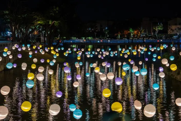 規劃「藝術燈區」、「巷弄燈區」及「月津超新星」三大展區