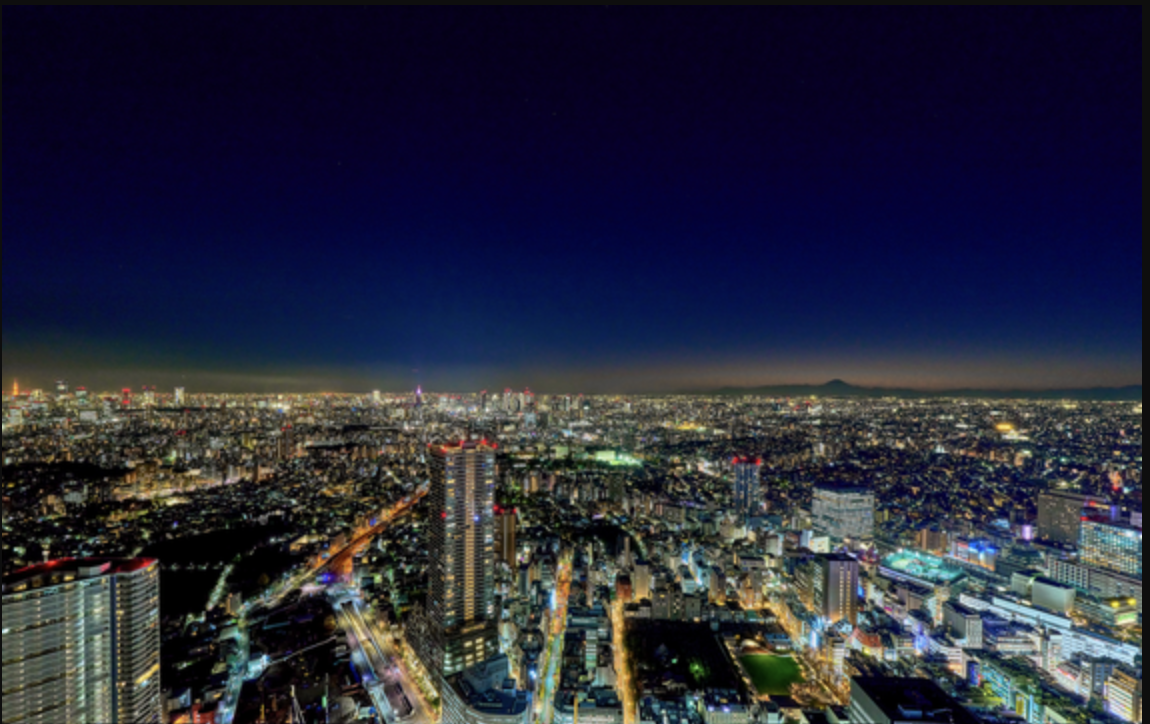 池袋太陽城陽光 60 瞭望台，往外看能將欣賞到迷人的夜景
