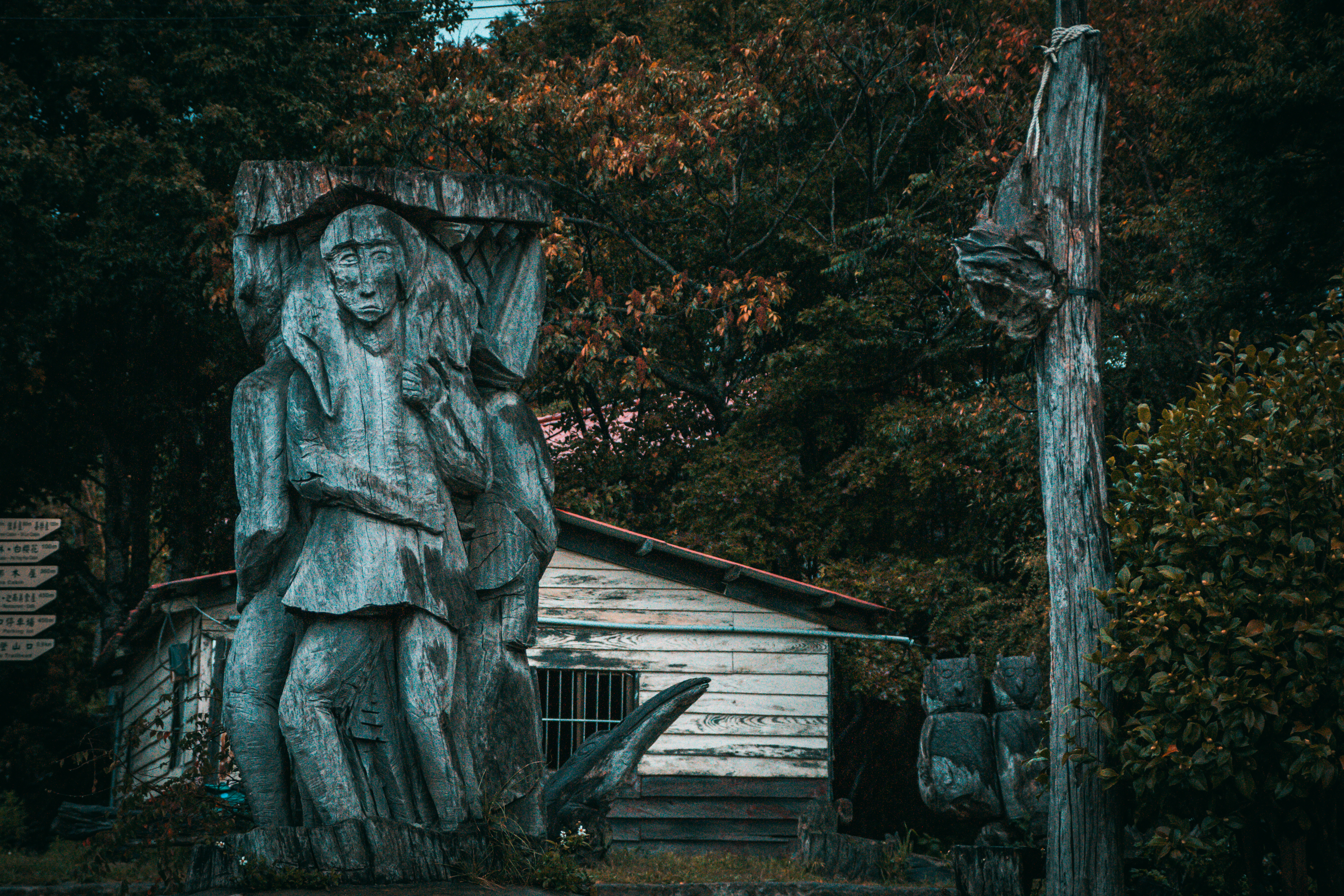 司馬庫斯遊客中心雕像