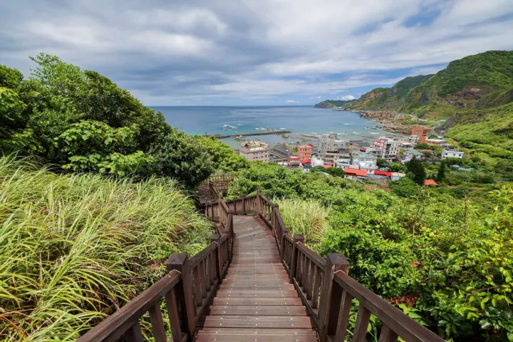 南子吝步道俯瞰視野：盡收東北角依山傍海景緻與漁村風光美景