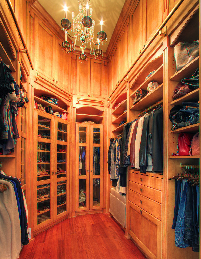 10d closet hers