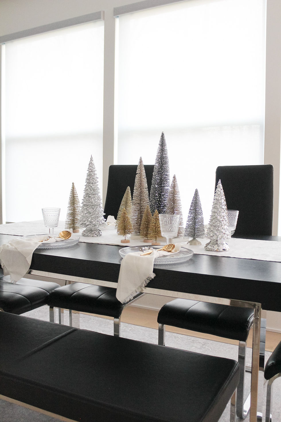 Elegant Modern Christmas Home Tour. #holidayhome #holidaydecor #christmasdecor