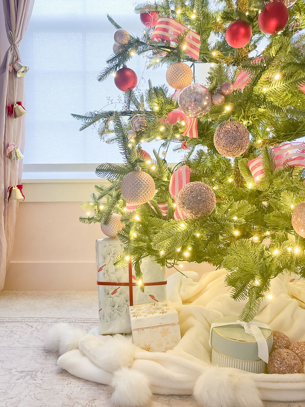 Cheery Modern Holiday Home Tour