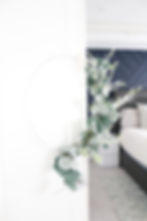 Minimalist Modern Summer Hoop Wreath Tutorial. #summerwreath #modernwreath #DIYwreath