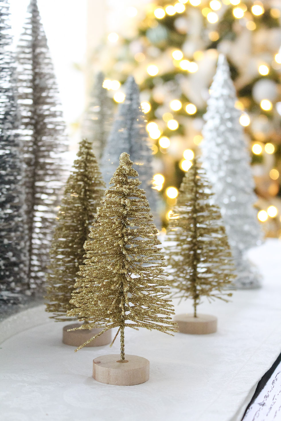 Elegant Modern Christmas Home Tour. #holidayhome #holidaydecor #christmasdecor