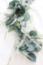 Minimalist Modern Summer Hoop Wreath Tutorial. #summerwreath #modernwreath #DIYwreath