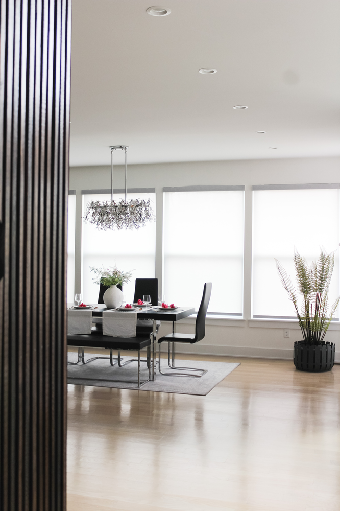 Modern Spring Touches In The Dining Room. #springdecor #springdecorating #modernspringvibe