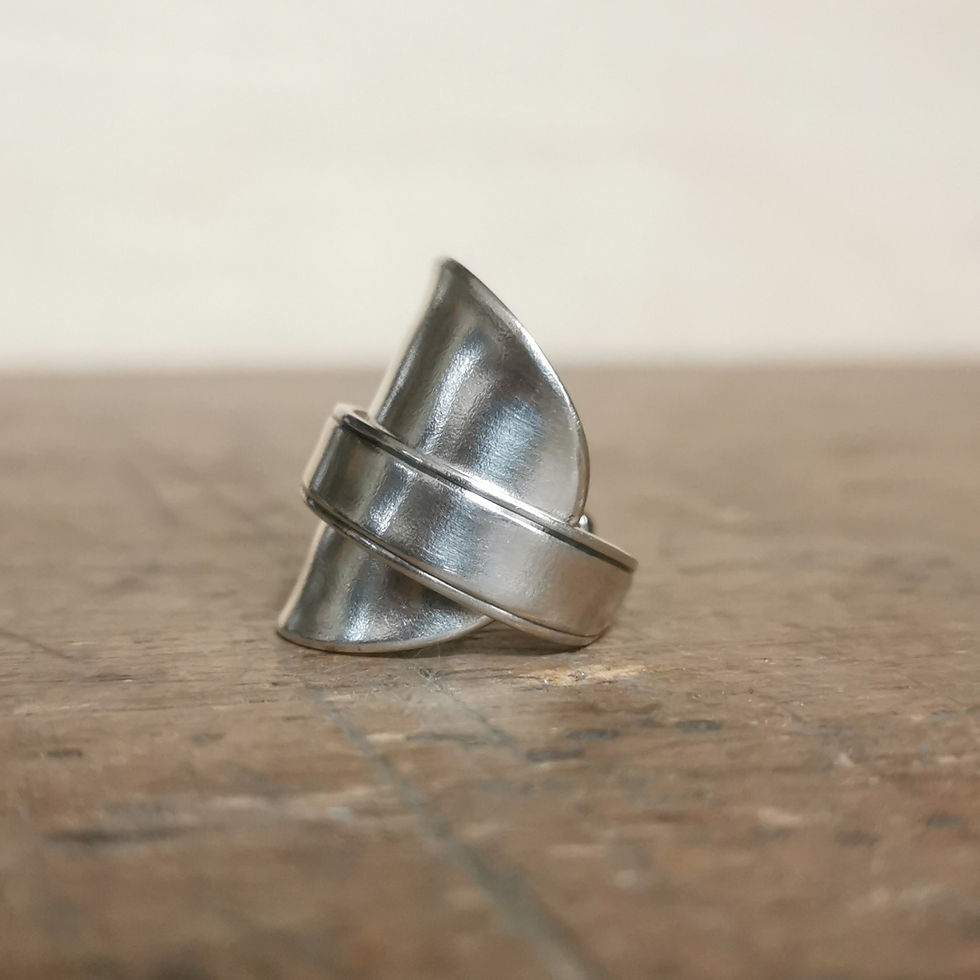 Miniature : Bague enroulée minimaliste liseré noir
