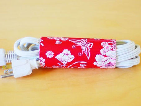 Cómo organizar los Cables detrás de los armarios.
