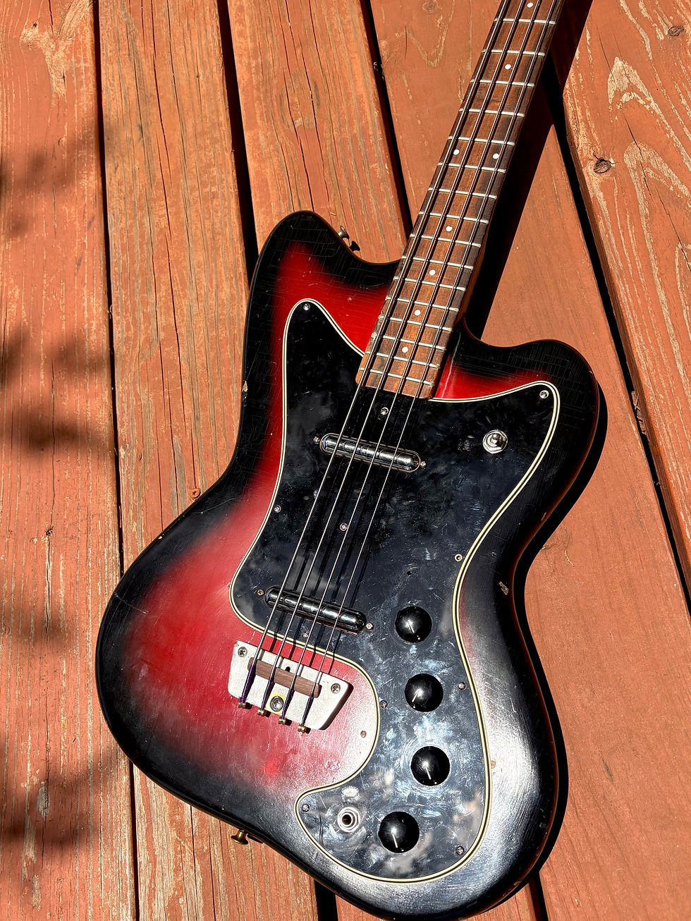Thumbnail: Silvertone Danelectro Bass 1443 1967 - Redburst Long Scale