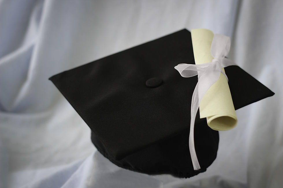 graduation-2148715_1280.jpg