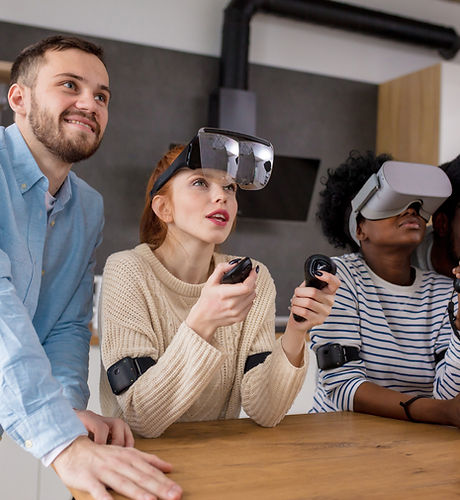 VRヘッドセットを持つ人々のグループ