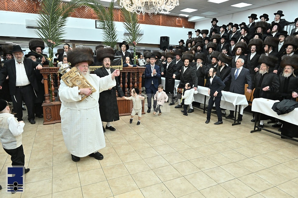 ערב קבלת התורה: הכנסת ספר תורה אריינגעגעבן דורך עדת חסידי סאסוב לכבודו ולזכותו פון האד' מסאסוב