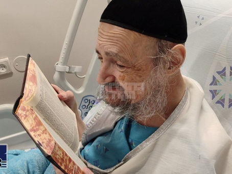 המקובל רבי חזקיהו דוב קוק שליט"א אריבערגעפירט געווארן צו ריהעב שפיטאל נאך שינוי לטובה אין מצב בריאותו