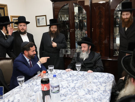 קאנגרעסמאן לאולער אויפגענומען דורך הרה"צ ר' חיים מאיר האגער שליט"א בן האד' מוויזניץ צו די בעפארשטייענדע וואלן