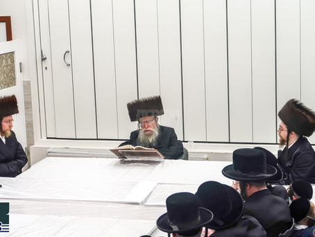 כִּי לו נָאֶה • חג הפסח בצל כ"ק אדמו"ר מפשעווארסק שליט"א