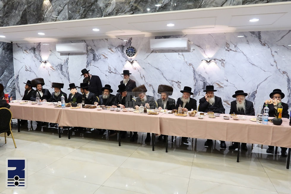 גרויסן ציבור ביי שמחת האירוסין בחצרות זוועהיל - קוידינוב