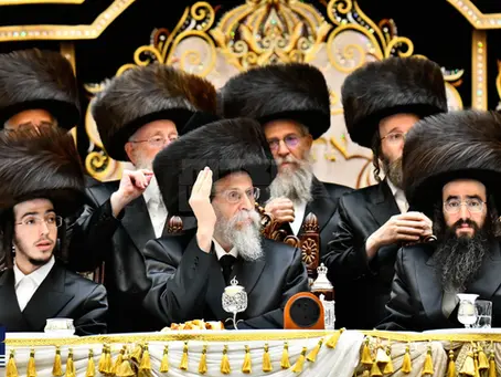 איש דורות ראו: שמחה אינעם באיאנער הויף מיט געבורט פון ערשטער אור אייניקל ביי האד' מבאיאן