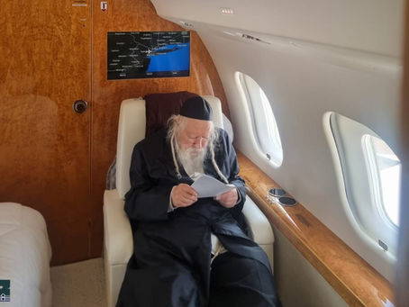 כִּי מַלְאָכָיו יְצַוֶּה לָּךְ: האד' מגור פארלאזט ניו יארק לדרכו צלחה קיין ארץ ישראל נאך היסטארישע באזוך להרמת קרן התורה