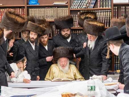 האד' מלעלוב אנגעקומען צוגאסט קיין ניו יארק; שיינעם שבת התאחדות מיט חסידי ואוהדי לעלוב אין די קאנטרי בערג